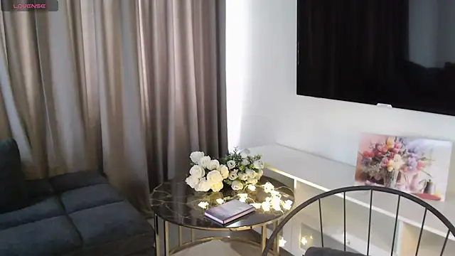 Онлайн чат XXX VeliaSai