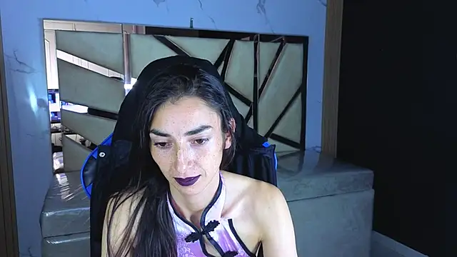 Maily_a_ Live XXX Chat