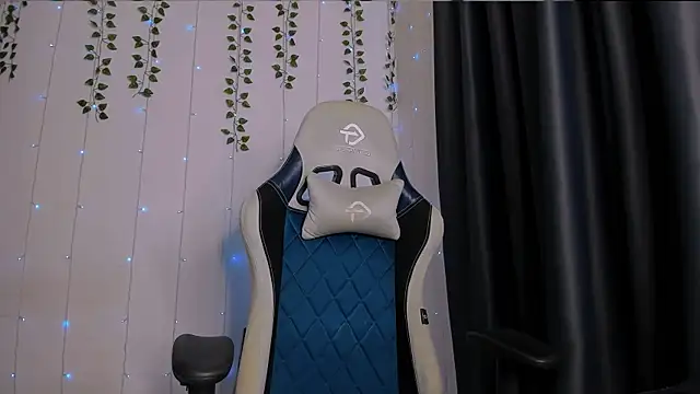 Chatroom XXX en direct de KarlaSim