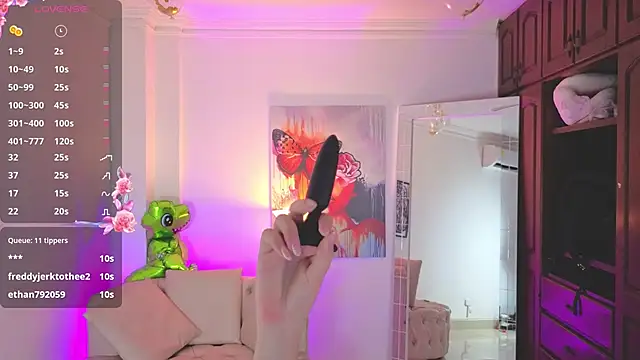 NATAASHA___ Adlı Modelin Canlı XXX Sohbeti