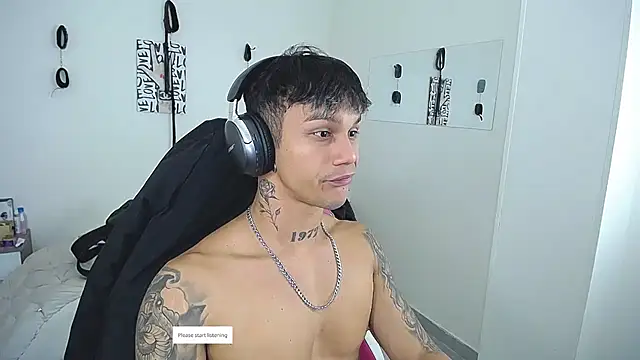 Leonard_Price: διαδικτυακό σόου στην κάμερα