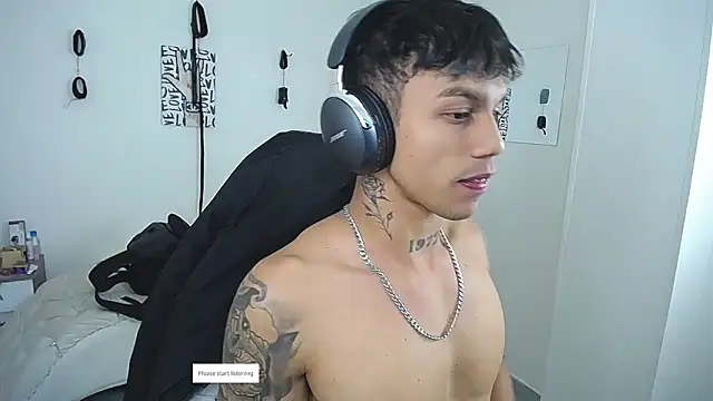 Leonard_Price élő XXX-chatje