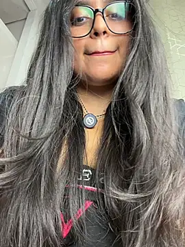 Živý XXX chat virginbrunette99