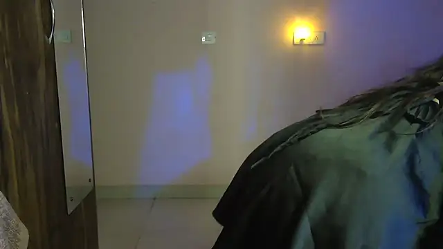 Chat XXX en directo de HotNiyathi