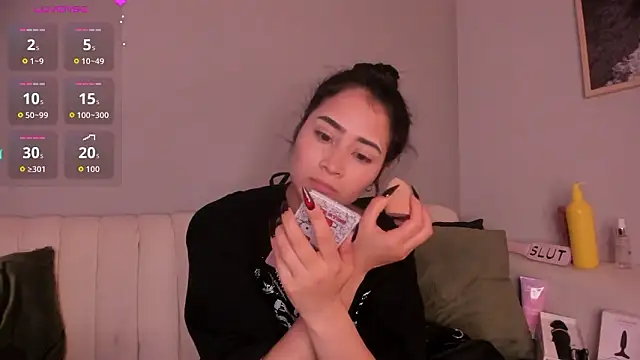 lara_madisson: απευθείας συνομιλία ΧΧΧ