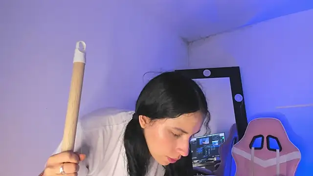 victoriia_hall's Live XXX Chat