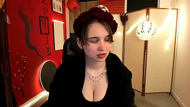 TessaMill: онлайн-секс-чат