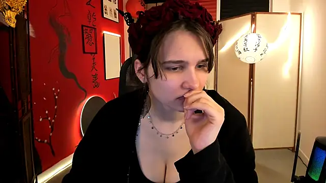 TessaMill Adlı Modelin Canlı XXX Sohbeti