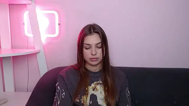 MilanaAngelAs Adlı Modelin Canlı XXX Sohbeti