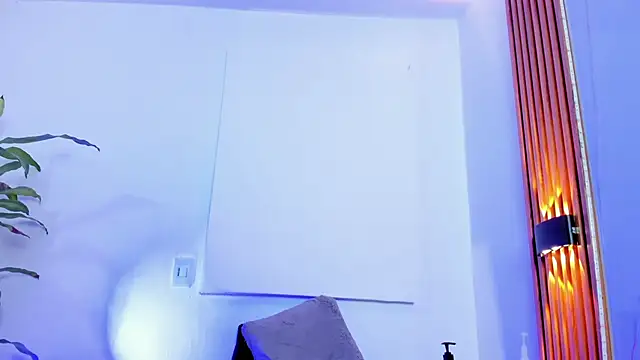 BellaRomano Adlı Modelin Canlı XXX Sohbeti