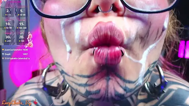 Chat XXX en directo de LucyChabs_