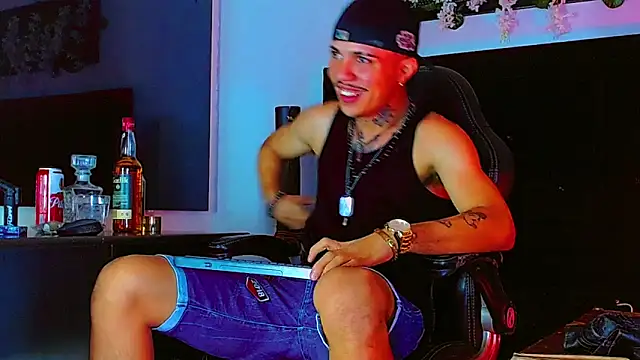 HannibalLester Show Webcam