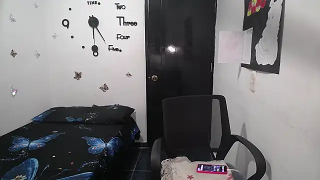 Escobar-Skarlet's Live XXX Chat