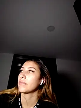 Pokazy przed kamerką – alicee_teen