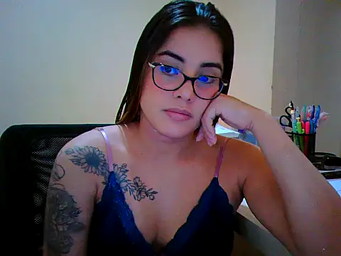 maliamiller: онлайн-секс-чат