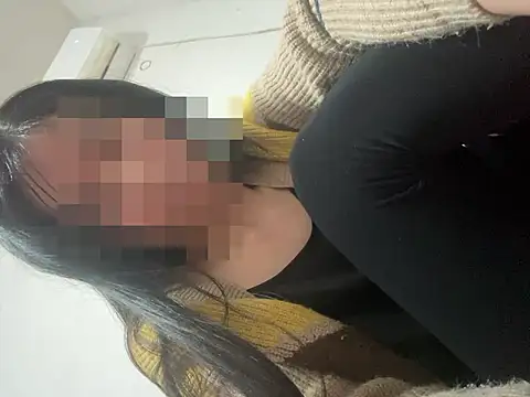 crhong666 Live XXX Chat