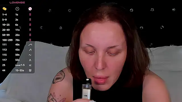 LianaFord live XXX chat