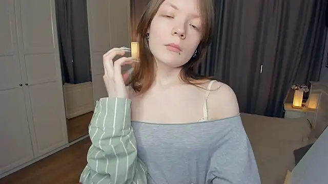 Chatroom XXX en direct de LavenderMitten