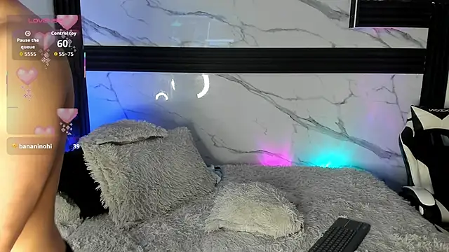 XXX chat uživo modela Saimonvela