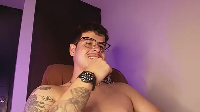 Chat +18 de BjornSteel ao vivo