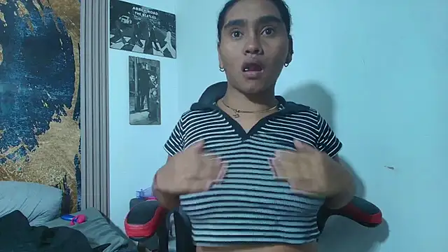 โชว์เว็บแคมของ raven_robin_