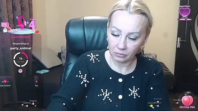 KandyHellenx 现场XXX聊天