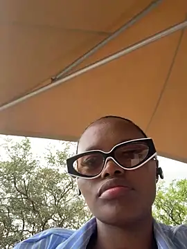 Neelo-Smith: απευθείας συνομιλία ΧΧΧ