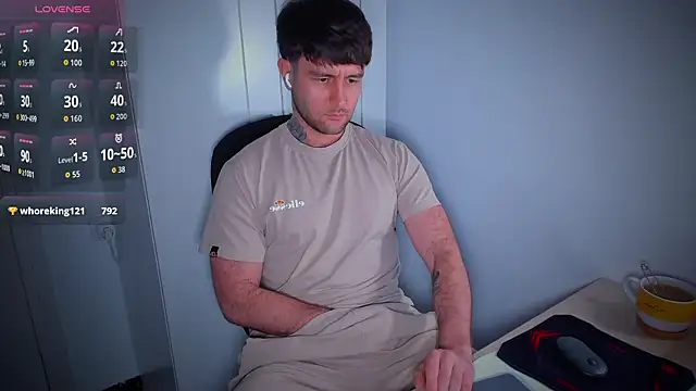 دردشة HonestAndrew الجنسية المباشرة