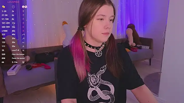 Chatroom XXX en direct de Mira_Falls