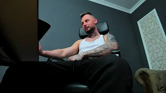 BrianHunts Chat XXX in diretta