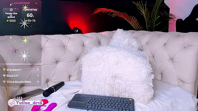 Chatroom XXX en direct de Luxury_Woman