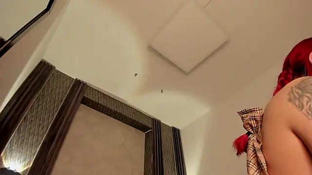 Chatroom XXX en direct de selene_red_