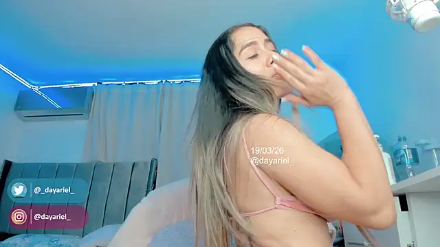 Yellowranger1's Live XXX Chat