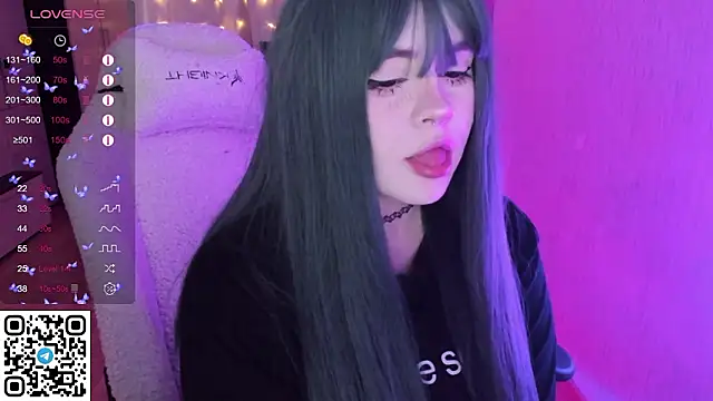 دردشة SelenaCute الجنسية المباشرة