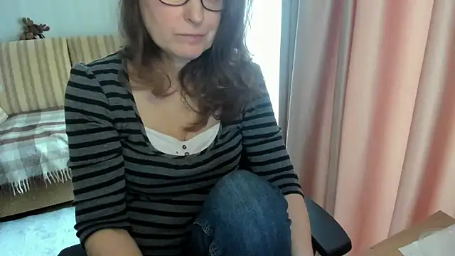 lauraoven Adlı Modelin Canlı XXX Sohbeti