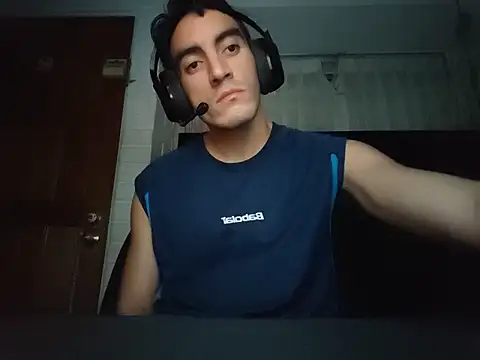 TommyMomentum: απευθείας συνομιλία ΧΧΧ