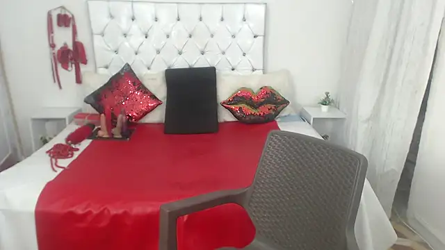 Sweetbigcatt: διαδικτυακό σόου στην κάμερα