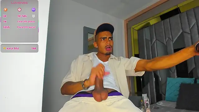 Rpoolrboy's Live XXX Chat