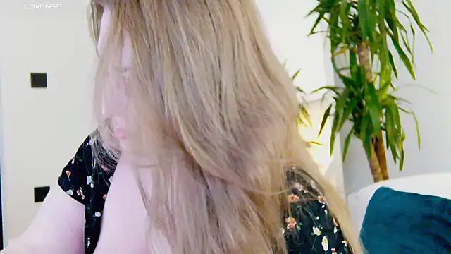 Miss_Magic_Eyes_ – Live XXX-chat