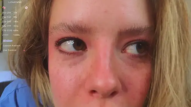 TiffinyMergistのライブXXXチャット