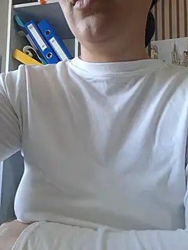 Emi_hot1 Chat XXX live