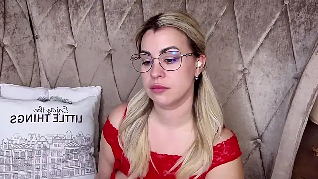 Živý XXX chat BustyGizelle