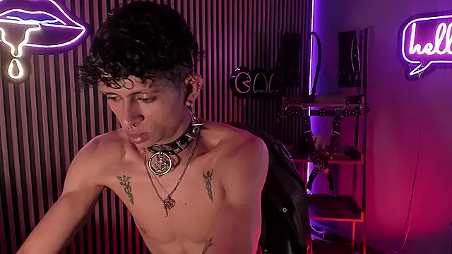 Maximoking26's Live XXX Chat