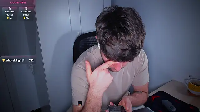 HonestAndrew – Naživo XXX chat