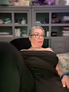 dieseldame1313 Adlı Modelin Canlı XXX Sohbeti