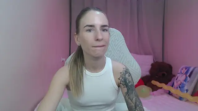 DeboraHorny's Live XXX Chat