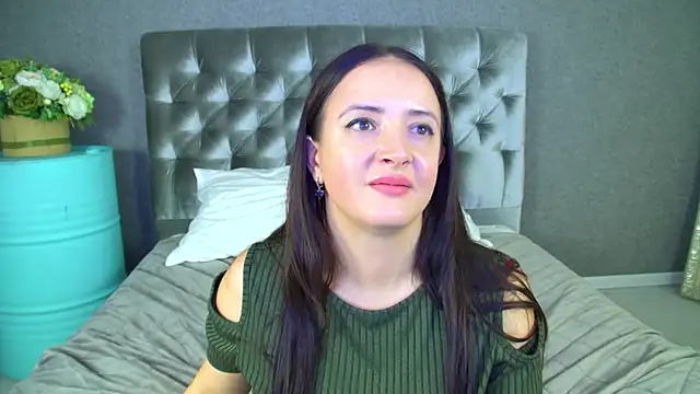 ElinaBellucci live XXX chat