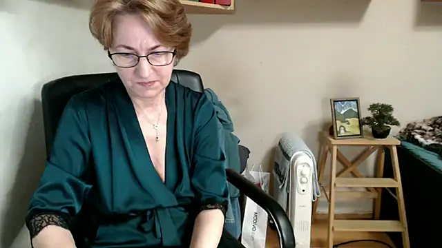 Chat +18 de katemodel ao vivo