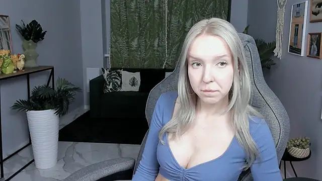 MaoqiBeverly Adlı Modelin Canlı XXX Sohbeti