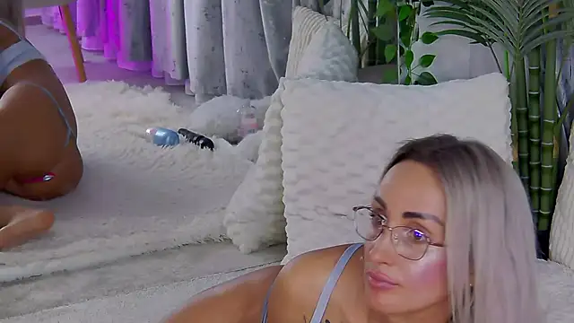 IsabelleEthan: онлайн-секс-чат